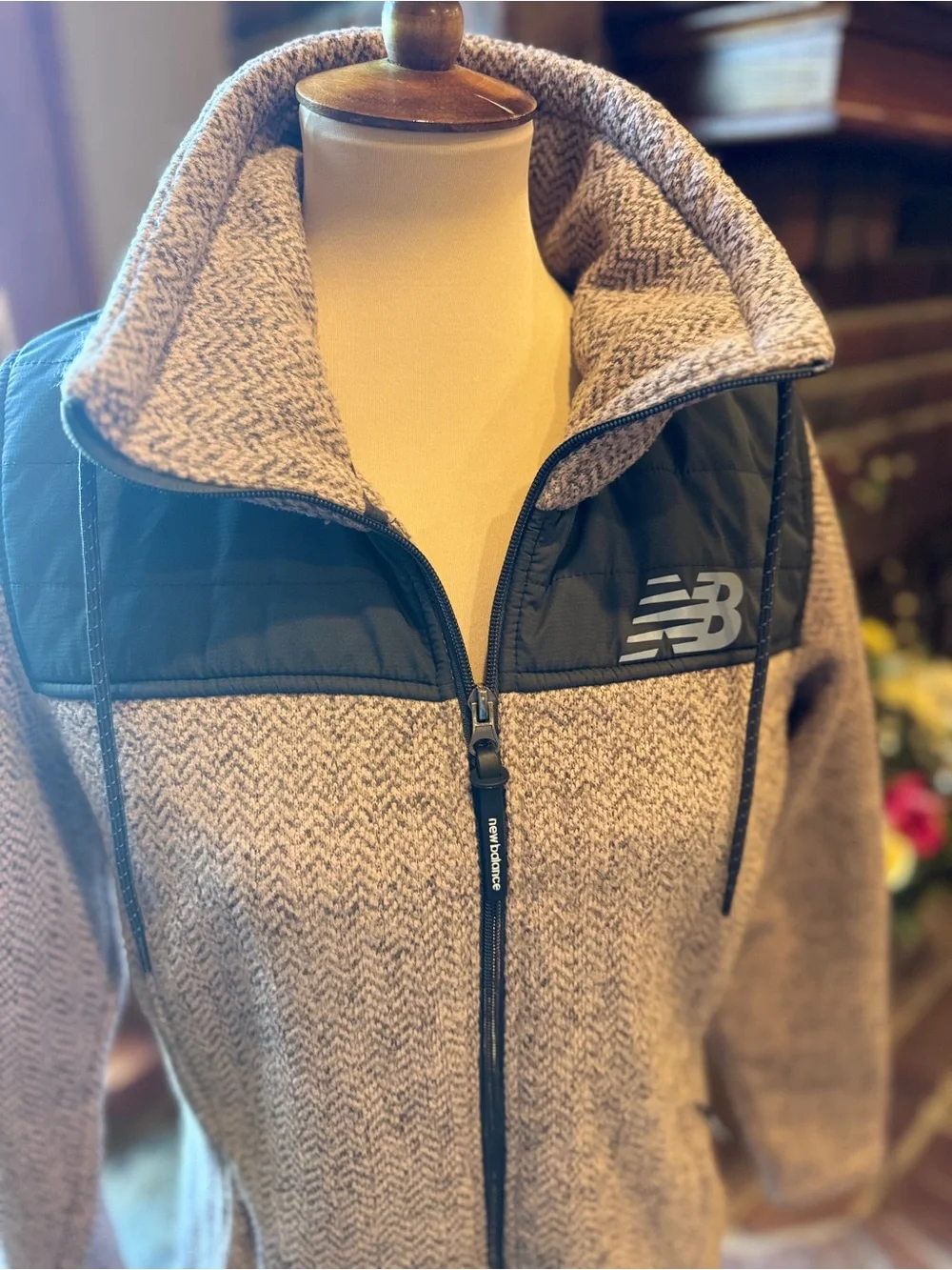 New Balance Beige pink Herringbone Zip Jacket size medium